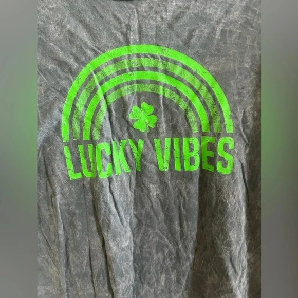 Caution to theā Wind Lucky Vibes Short Sleeve T Shirt Fetival, Comfy StPatty Day - Picture 3 of 7